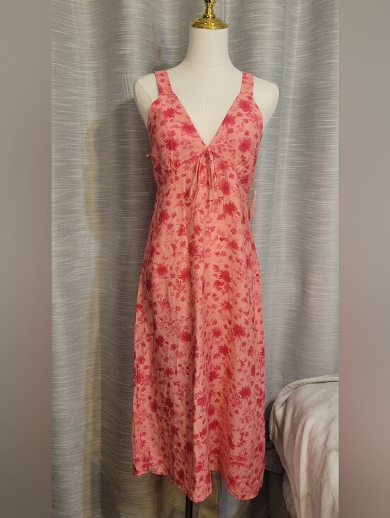 Monteau Los Angeles Dresses & Skirts - Pink Floral V-Neck Midi Dress